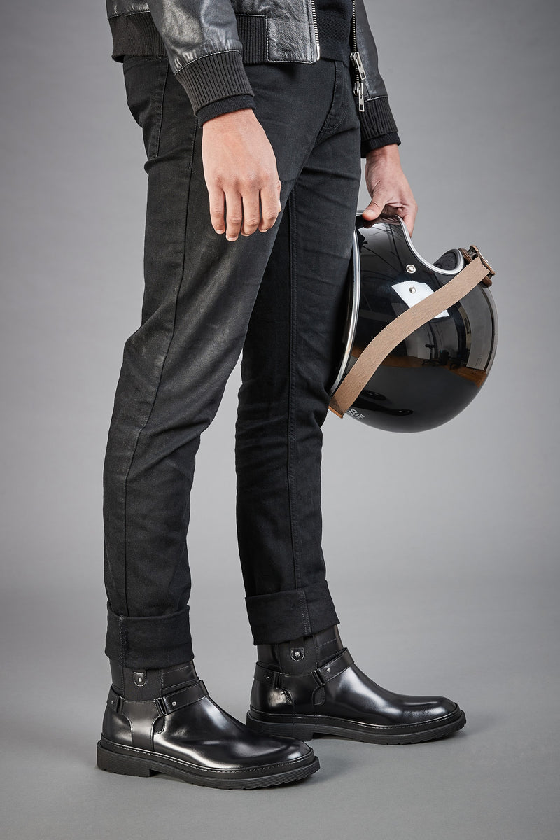 BLACK LEATHER CHELSEA BOOT